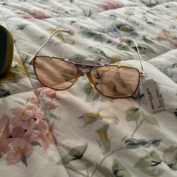 gold gold/pink gucci frames. brand new never worn, need gone ASAP - Picture 3 of 5